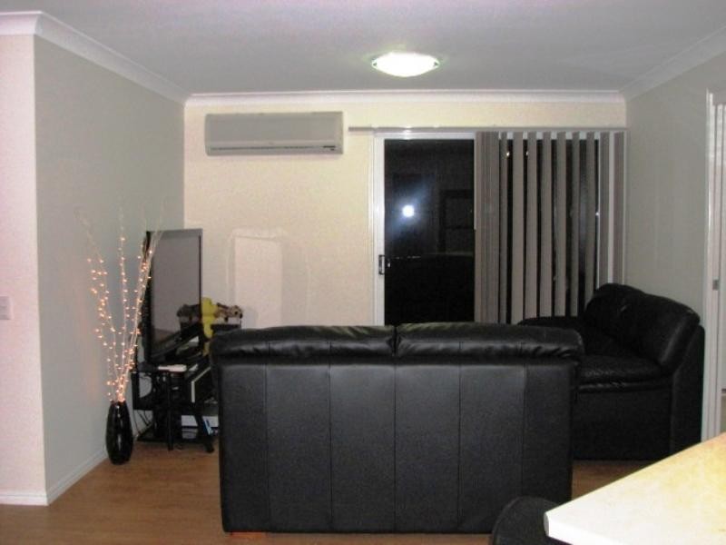 2/132 Taylor Street, Newtown QLD 4350