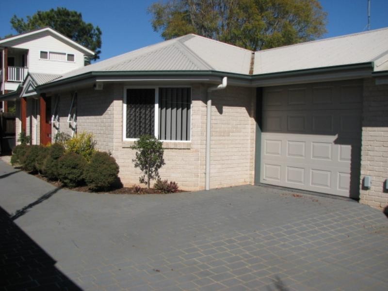 2/132 Taylor Street, Newtown QLD 4350