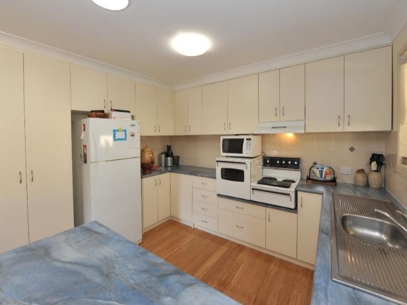 16 Jason Street, Wilsonton QLD 4350