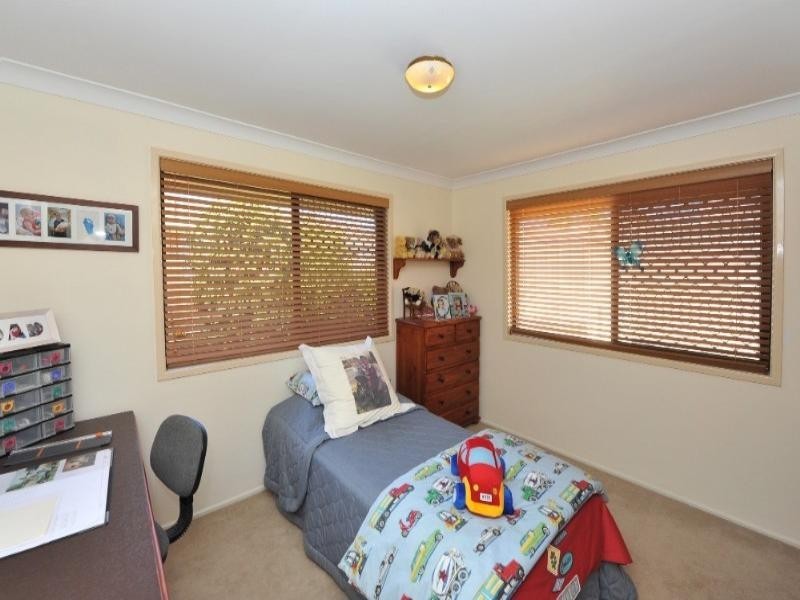 16 Jason Street, Wilsonton QLD 4350