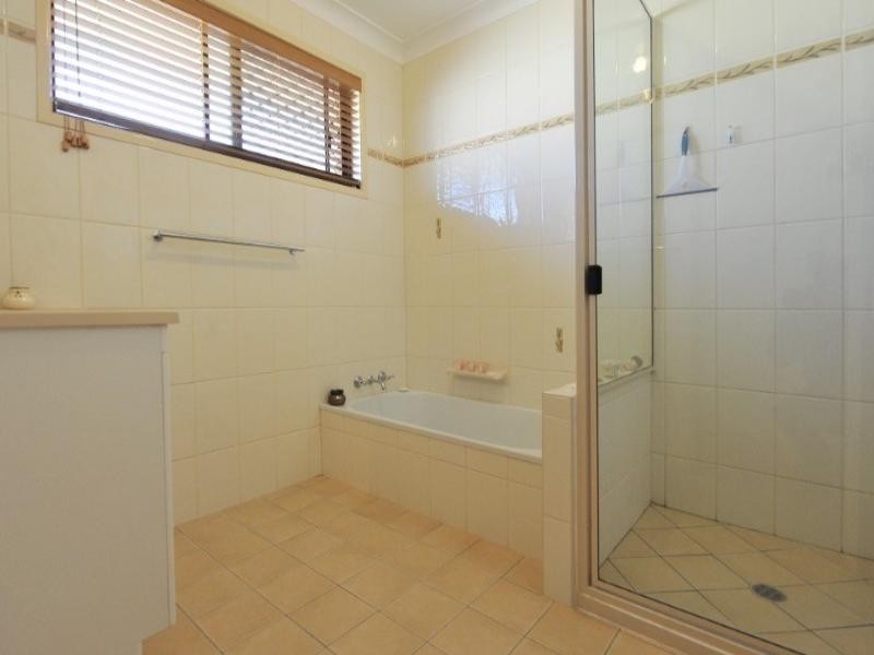 16 Jason Street, Wilsonton QLD 4350