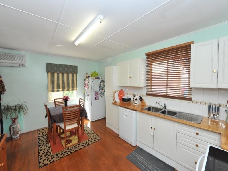 18 Waverley Street, North Toowoomba QLD 4350