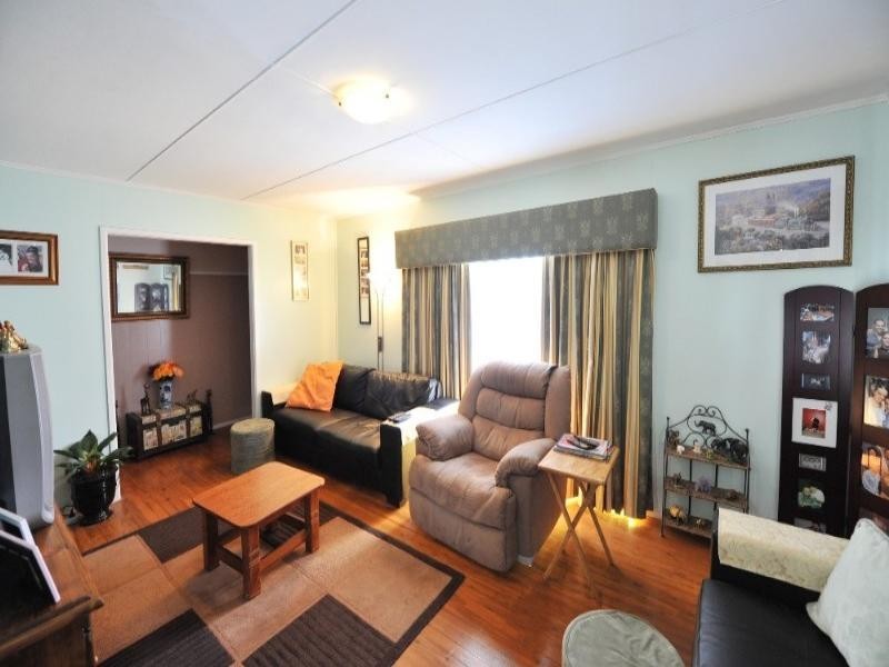 18 Waverley Street, North Toowoomba QLD 4350