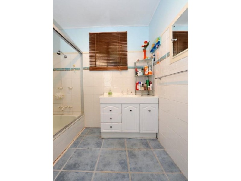 18 Waverley Street, North Toowoomba QLD 4350