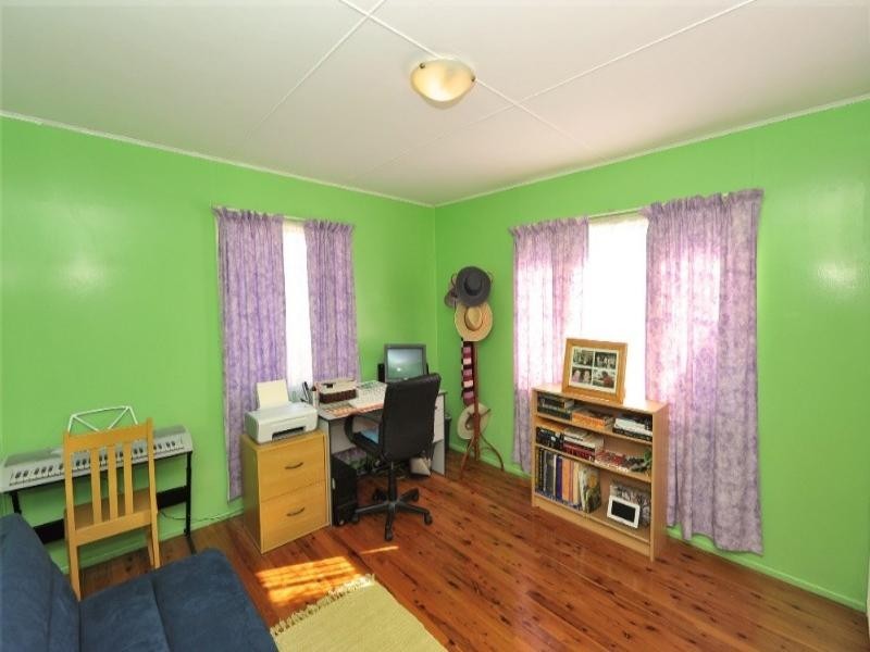 18 Waverley Street, North Toowoomba QLD 4350