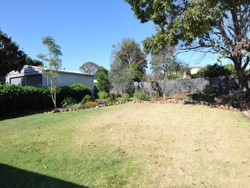 18 Waverley Street, North Toowoomba QLD 4350