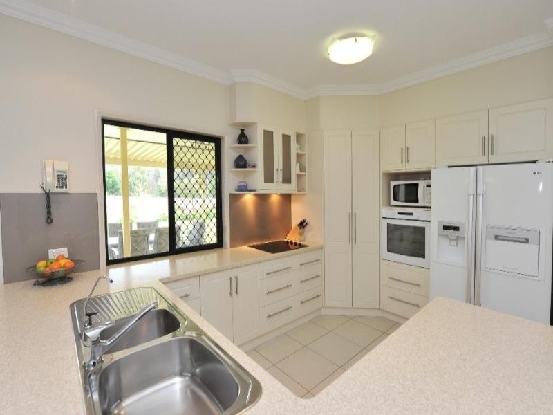 2 Lawson Drive, Highfields QLD 4352