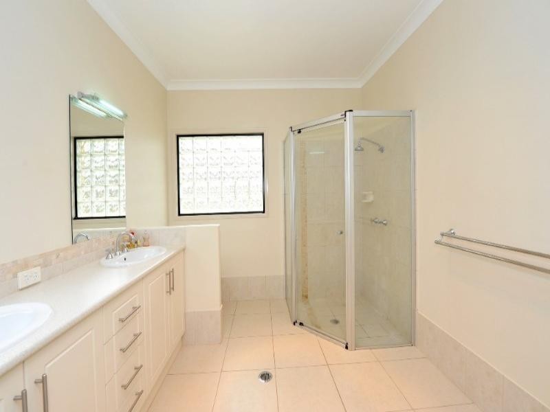 2 Lawson Drive, Highfields QLD 4352