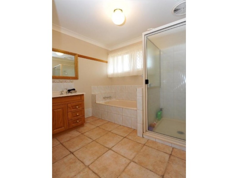 5 Dumba Street, Harristown QLD 4350