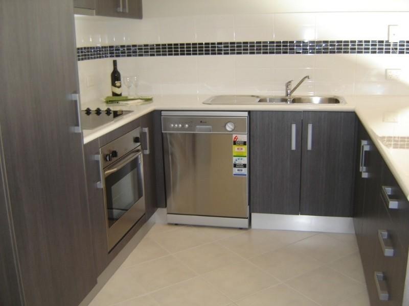 42 Hogg Street, Rockville QLD 4350