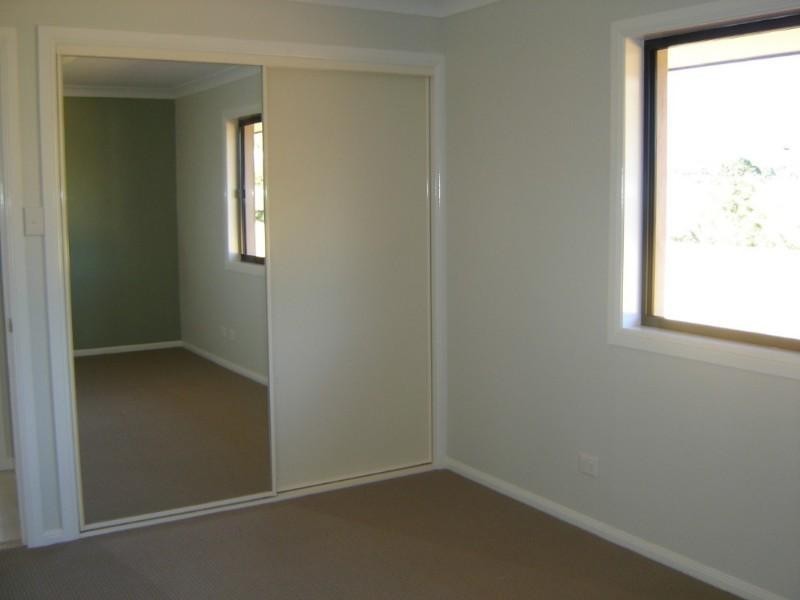 42 Hogg Street, Rockville QLD 4350