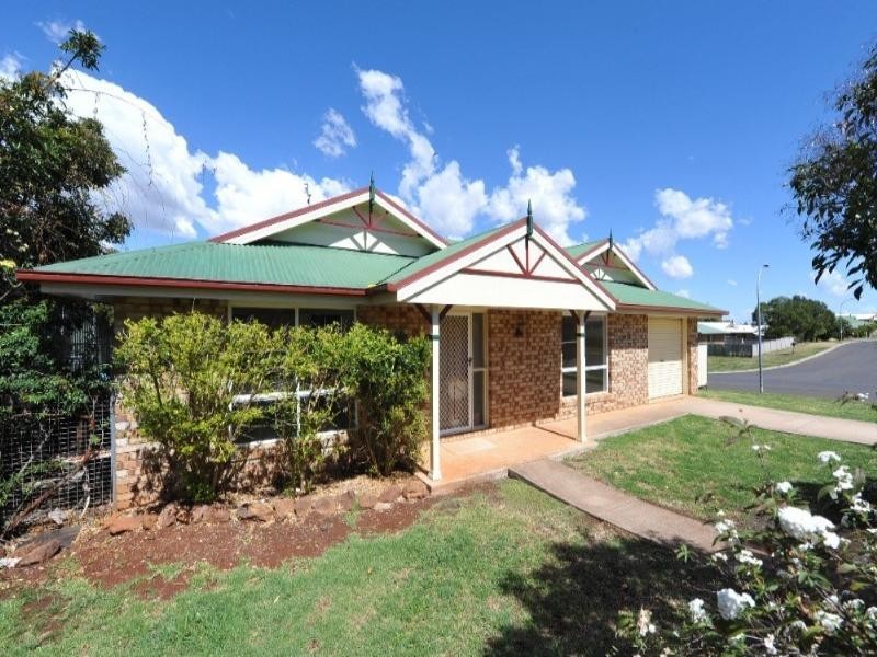 10 Saratoga Close, Wilsonton QLD 4350