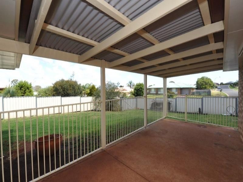 10 Saratoga Close, Wilsonton QLD 4350