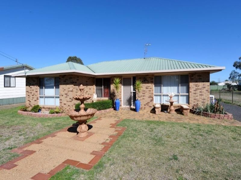 16 Gray Street, Cambooya QLD 4358