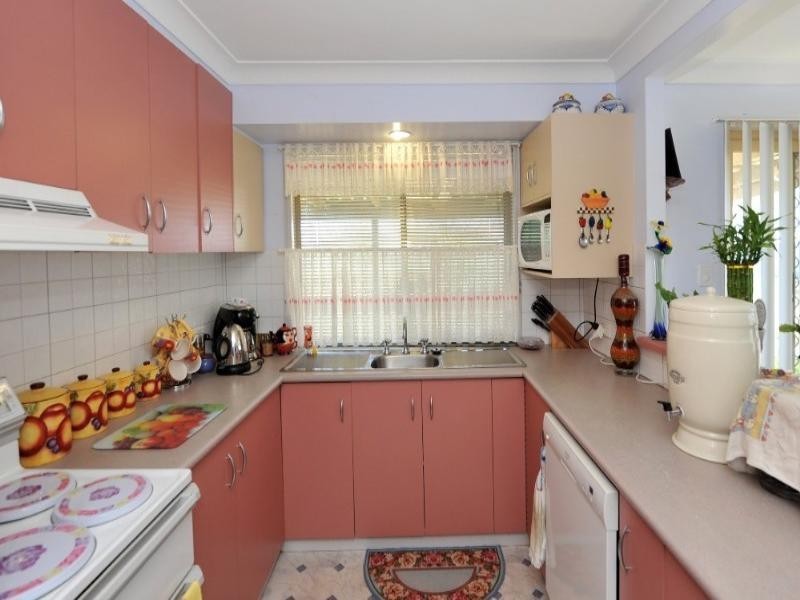 16 Gray Street, Cambooya QLD 4358