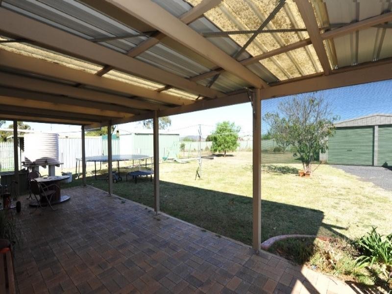 16 Gray Street, Cambooya QLD 4358
