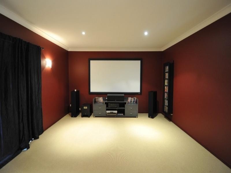 14 Banksdale Drive, Middle Ridge QLD 4350