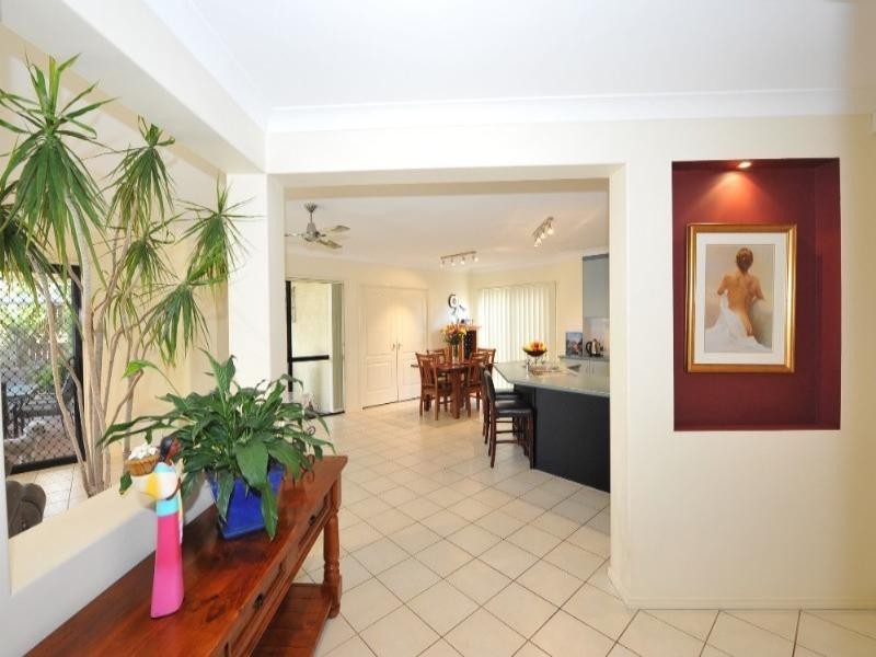 14 Banksdale Drive, Middle Ridge QLD 4350