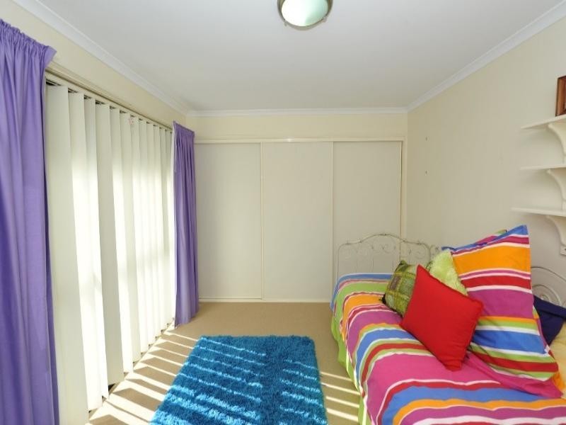 14 Banksdale Drive, Middle Ridge QLD 4350