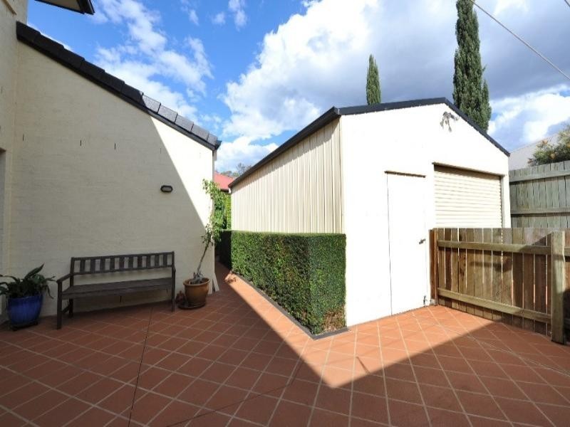 14 Banksdale Drive, Middle Ridge QLD 4350