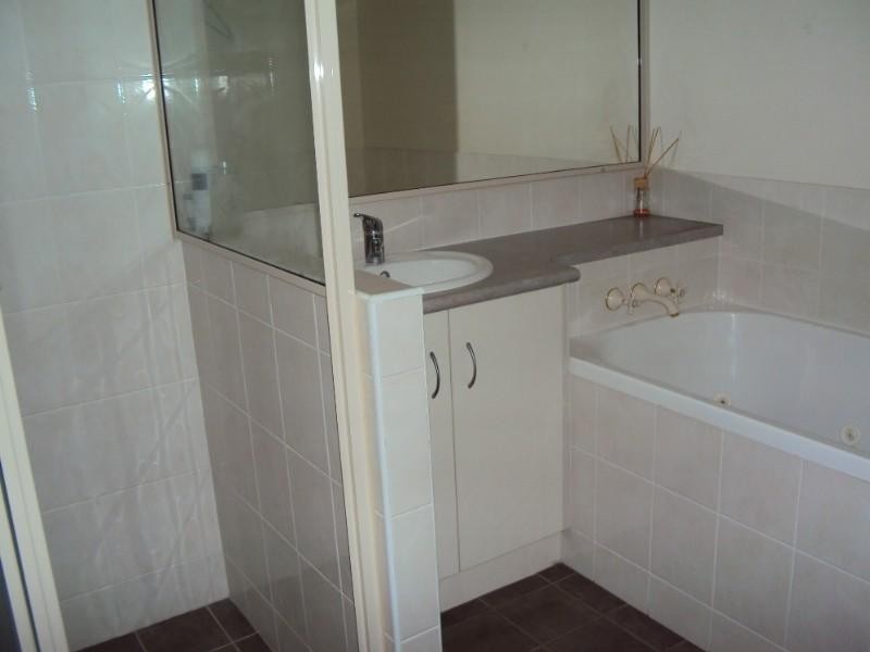 1/22a Spencer Street, Harristown QLD 4350