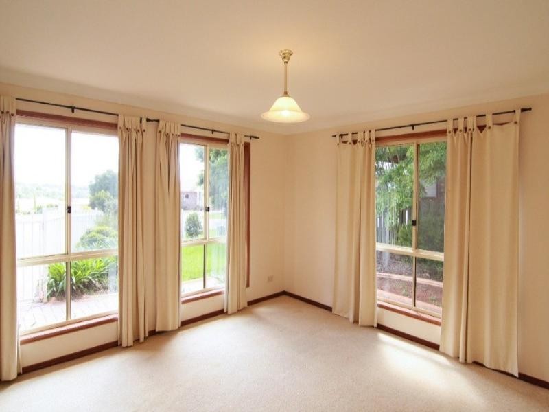 2 Petunia Close, Middle Ridge QLD 4350