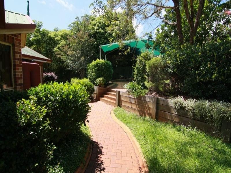 2 Petunia Close, Middle Ridge QLD 4350