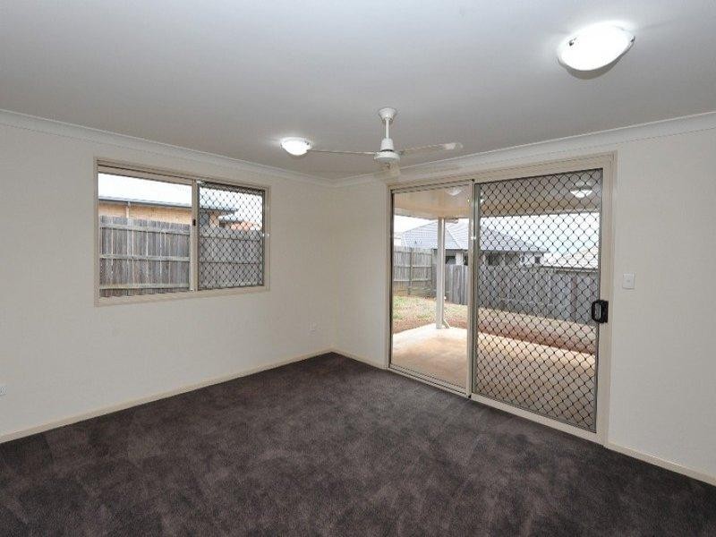 3 Kingfisher Drive, Highfields QLD 4352