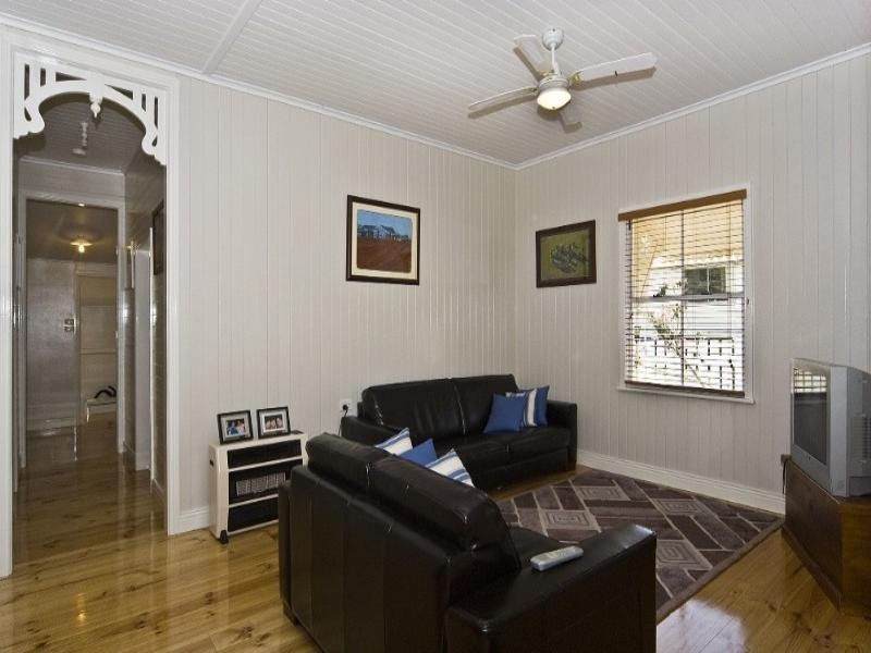 9 Raff Street, North Toowoomba QLD 4350