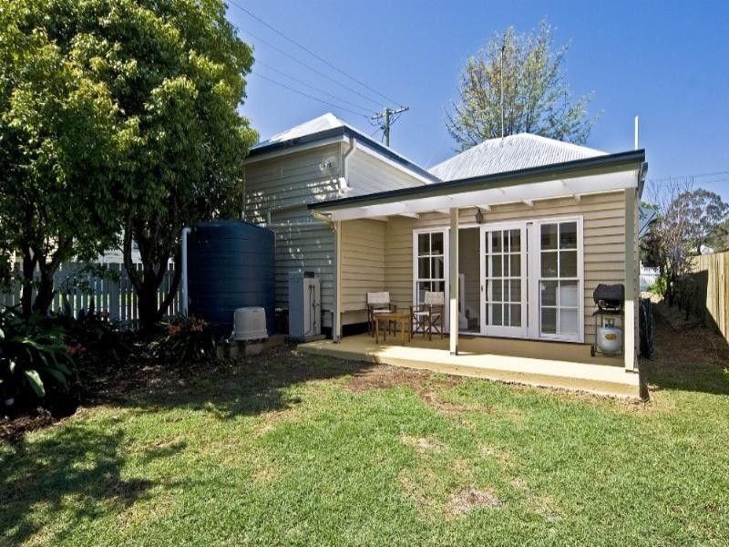 9 Raff Street, North Toowoomba QLD 4350