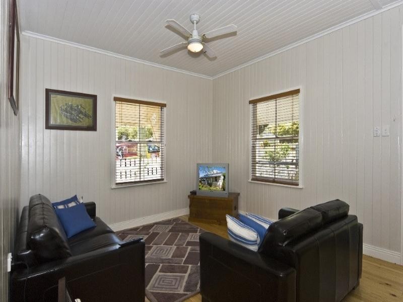 9 Raff Street, North Toowoomba QLD 4350