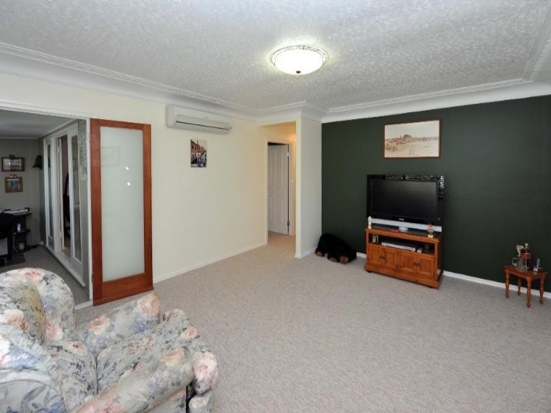 3 Hursley Road, Newtown QLD 4350