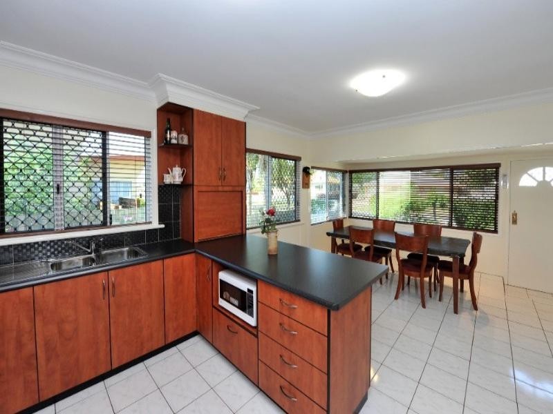 3 Hursley Road, Newtown QLD 4350