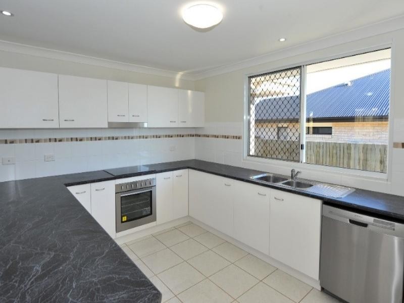 13 Krefter Crescent, Highfields QLD 4352
