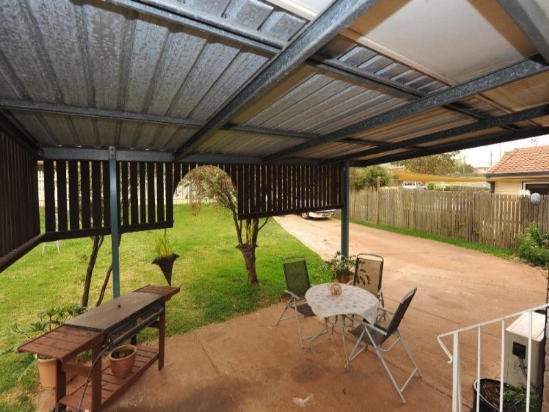 11 Mooney Street, Harlaxton QLD 4350
