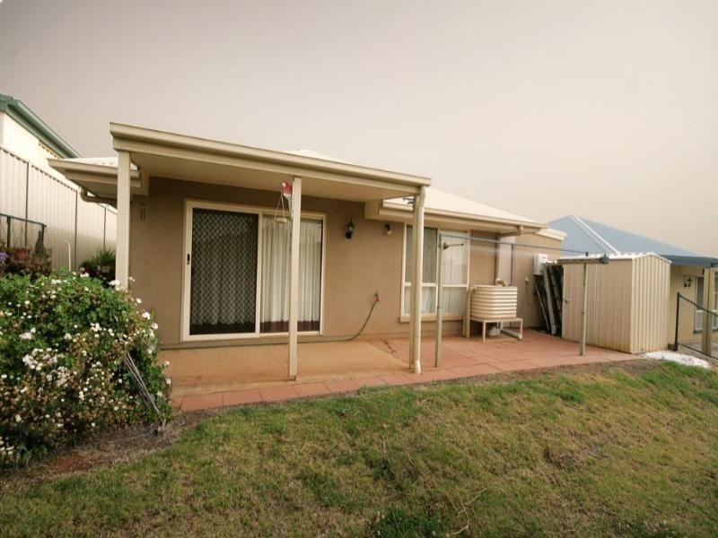 4/303 Spring Street, Kearneys Spring QLD 4350