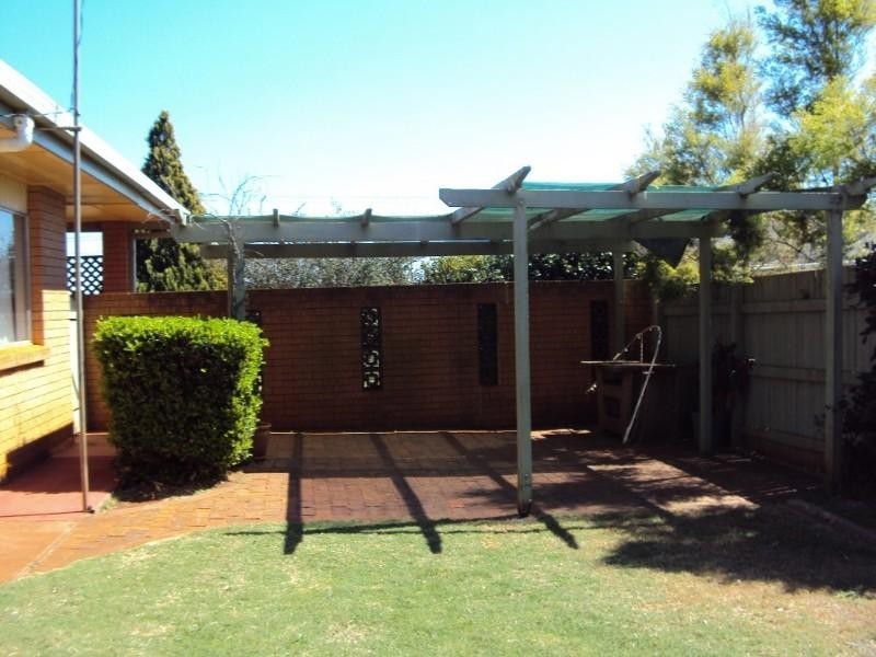 434 Hume Street, Middle Ridge QLD 4350