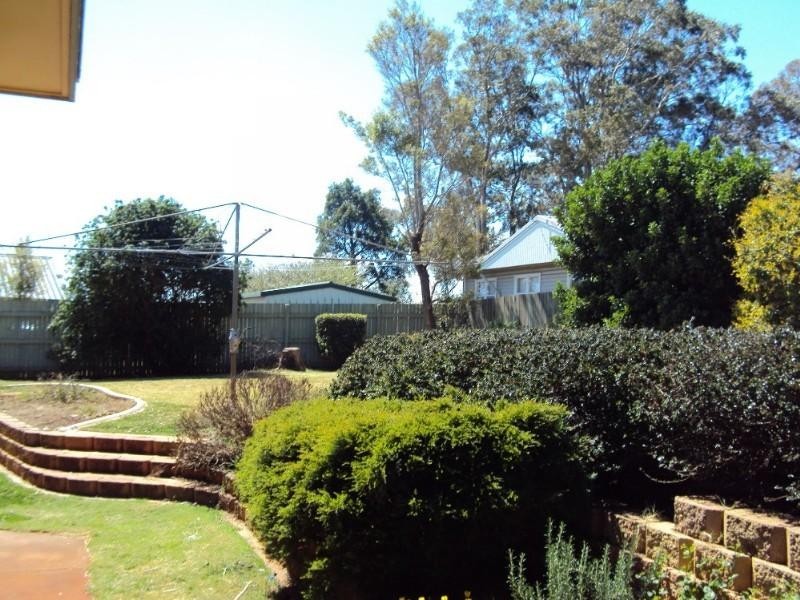 434 Hume Street, Middle Ridge QLD 4350