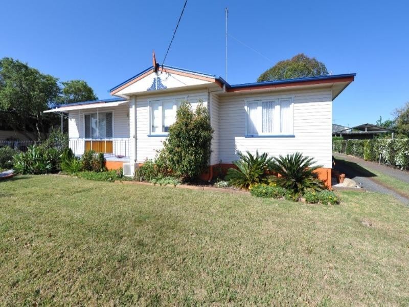 18 Waverley Street, North Toowoomba QLD 4350