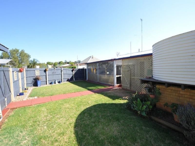 18 Waverley Street, North Toowoomba QLD 4350