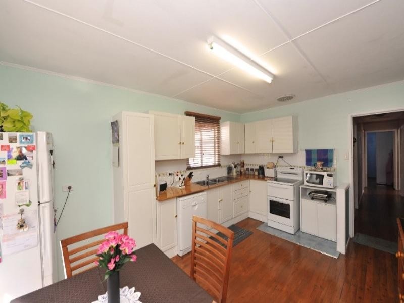 18 Waverley Street, North Toowoomba QLD 4350