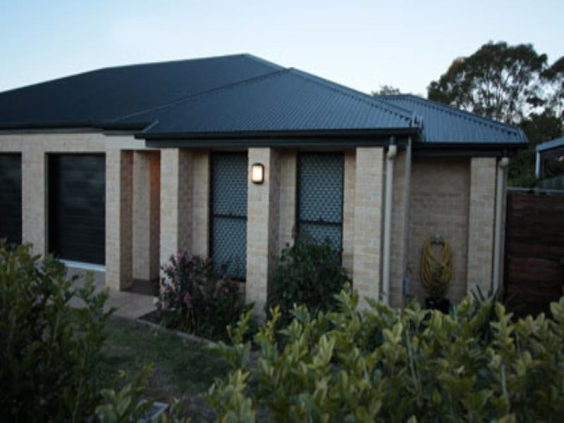 2/2a Empress Street, Centenary Heights QLD 4350