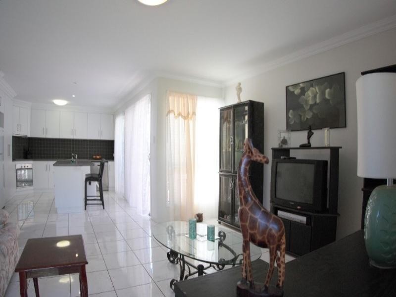 2/2a Empress Street, Centenary Heights QLD 4350