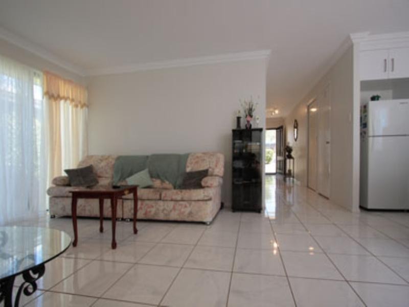 2/2a Empress Street, Centenary Heights QLD 4350