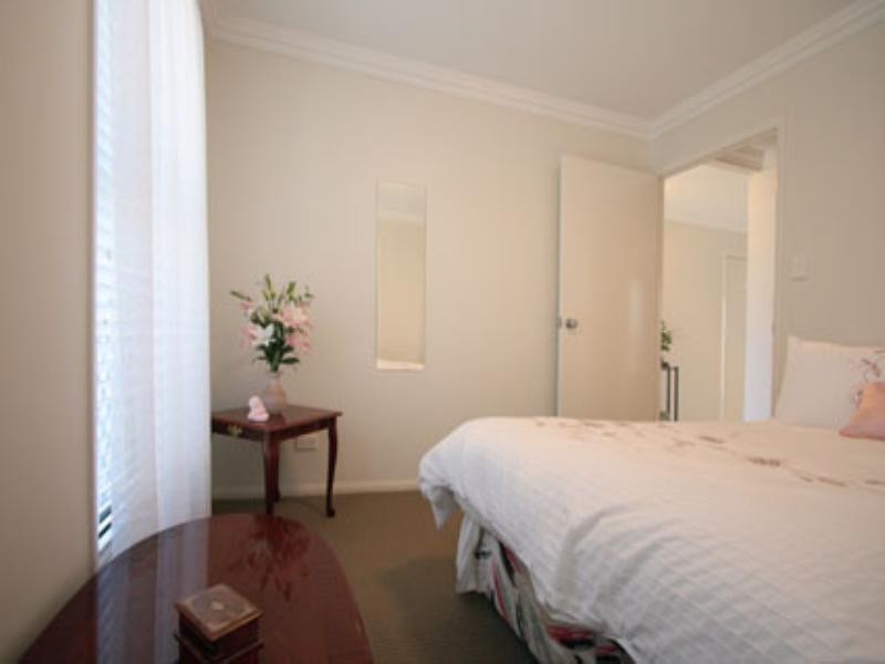 2/2a Empress Street, Centenary Heights QLD 4350