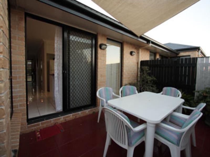 2/2a Empress Street, Centenary Heights QLD 4350