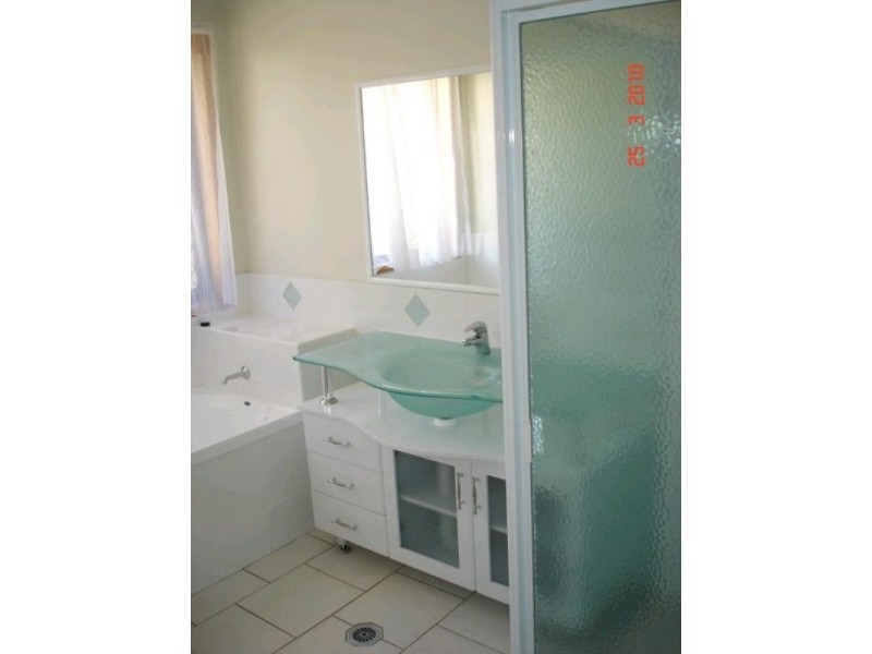 1/207 Nelson Street, Kearneys Spring QLD 4350