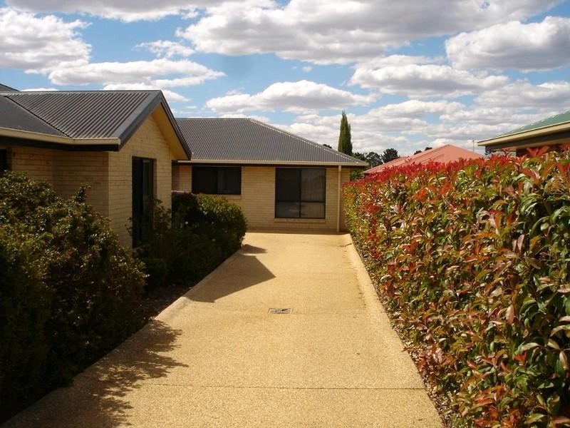 1/207 Nelson Street, Kearneys Spring QLD 4350