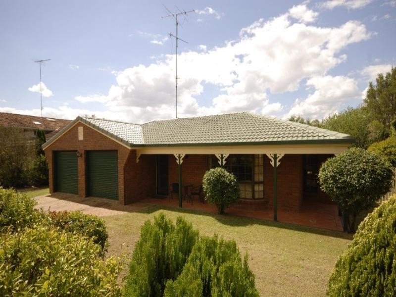 19 Jull Drive, Centenary Heights QLD 4350