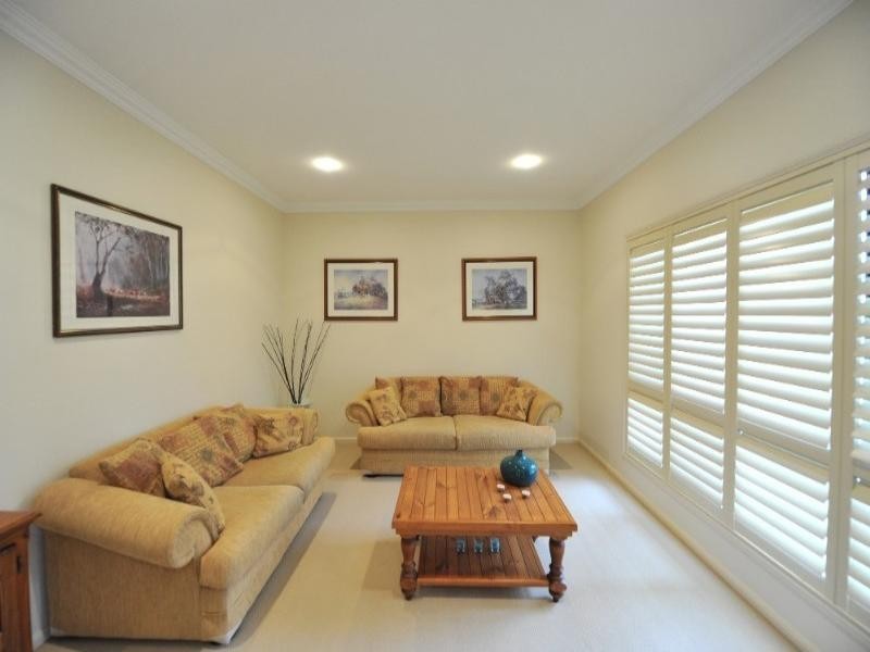 2 Lawson Drive, Highfields QLD 4352